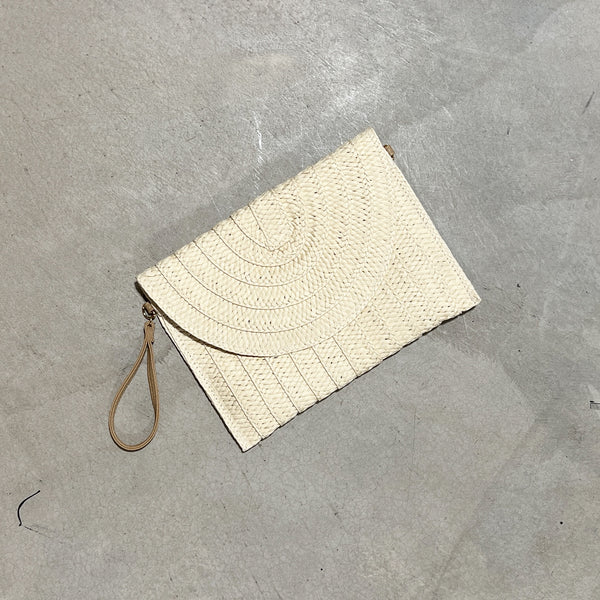 Straw Fold-Over Convertible Clutch
